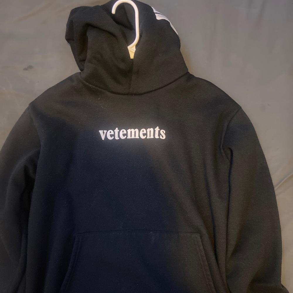 Vetements shipping logo hoodie